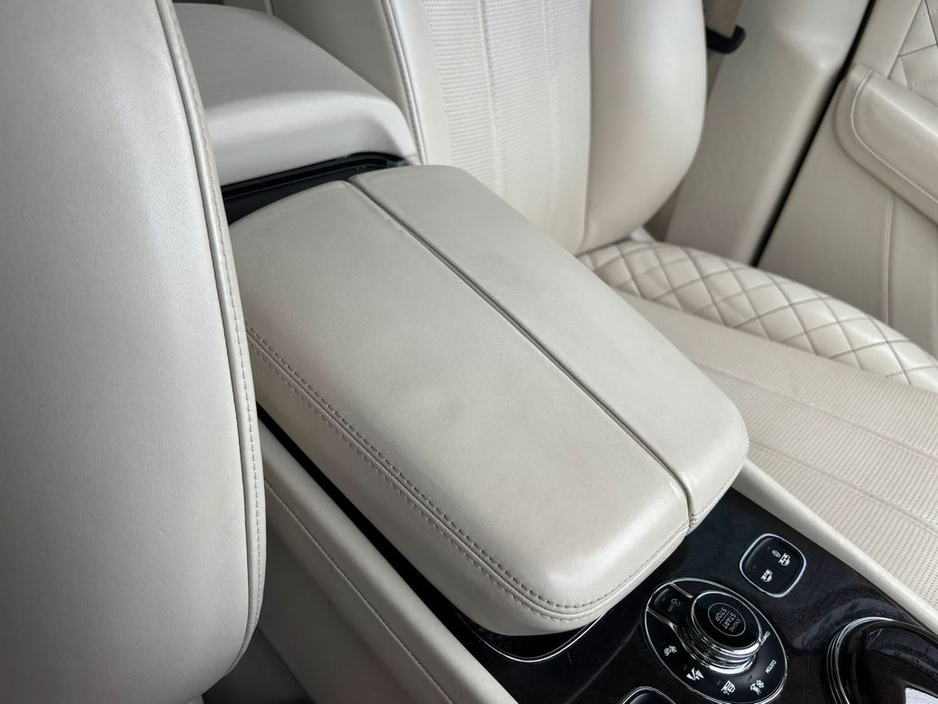 2016 Bentley Bentayga - image 21