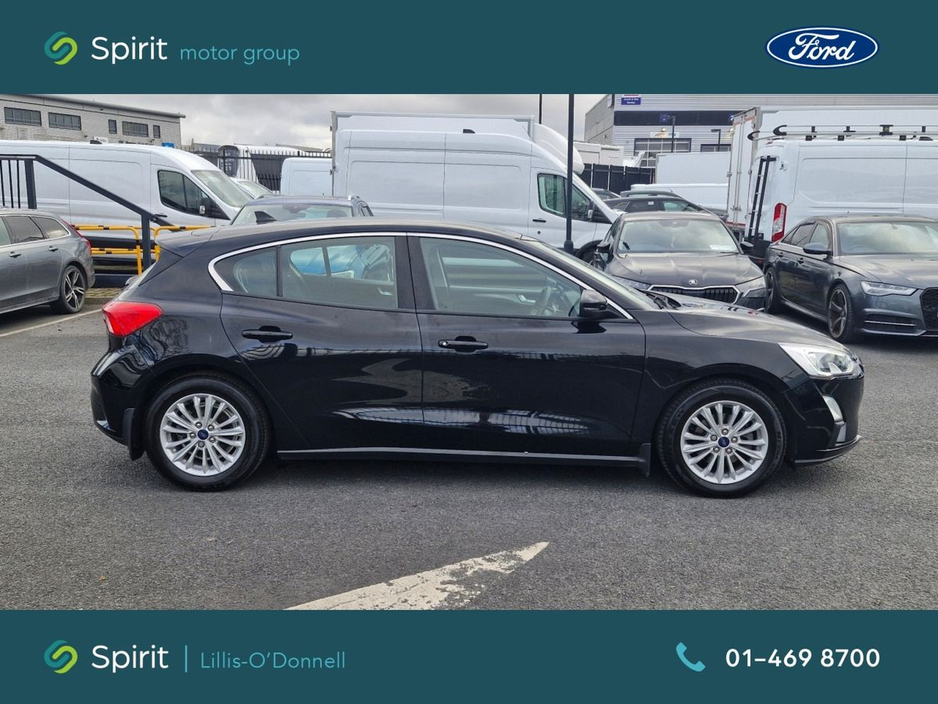 2019 Ford Focus - image 11