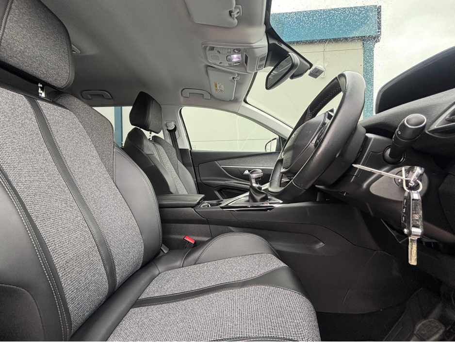 2020 Peugeot 5008 - image 8