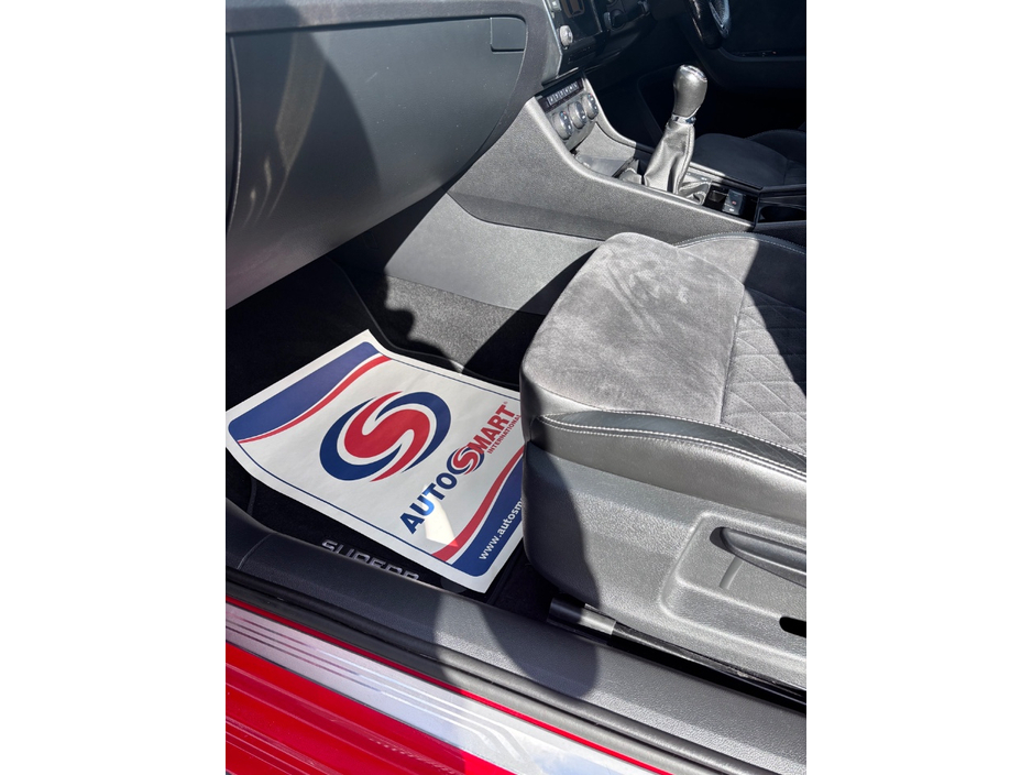 2017 Skoda Superb - image 10