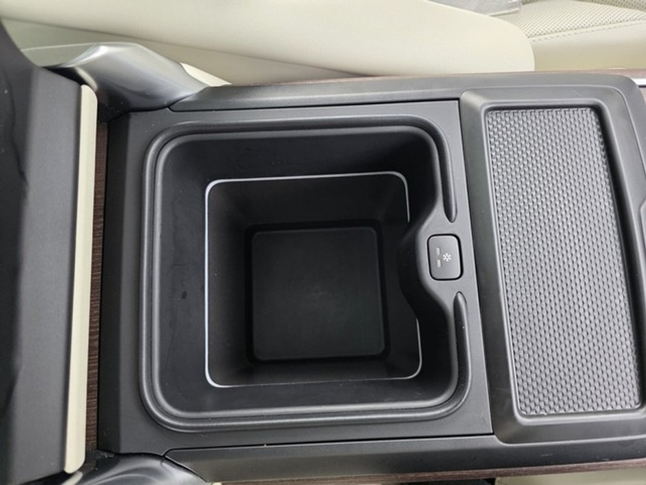 2023 Land Rover Range Rover - image 21