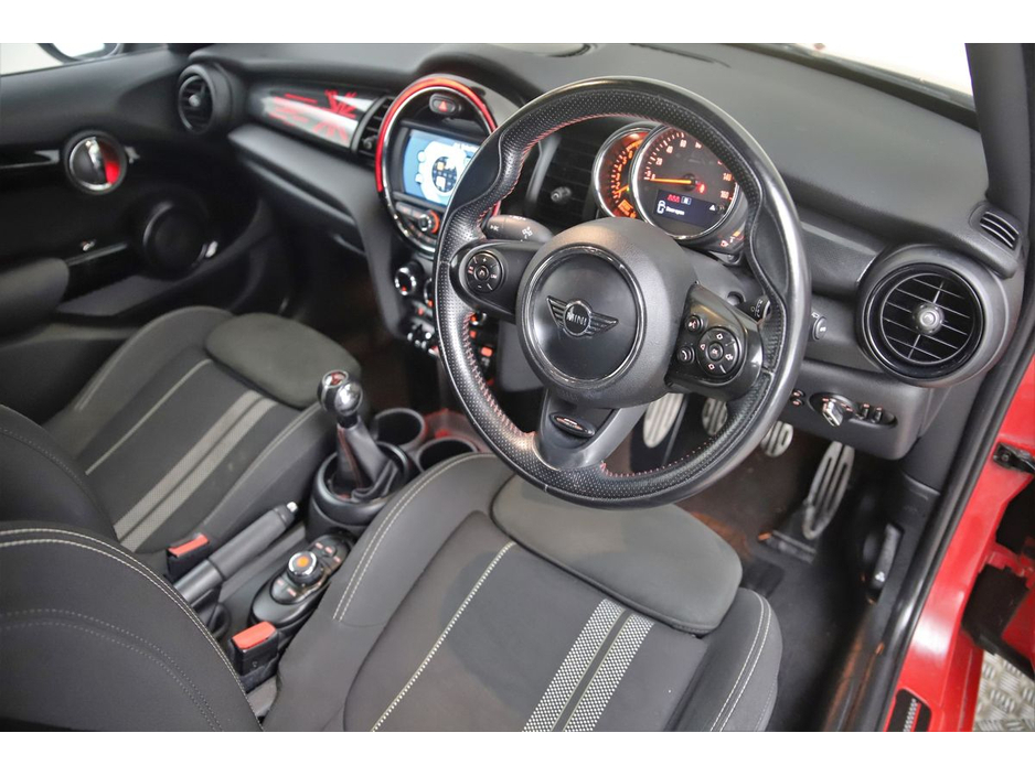 2018 MINI Hatch - image 13