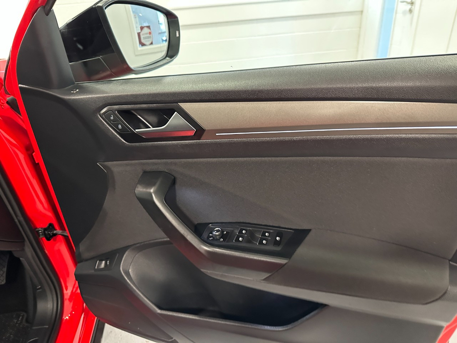 2021 Volkswagen T-Roc - image 21