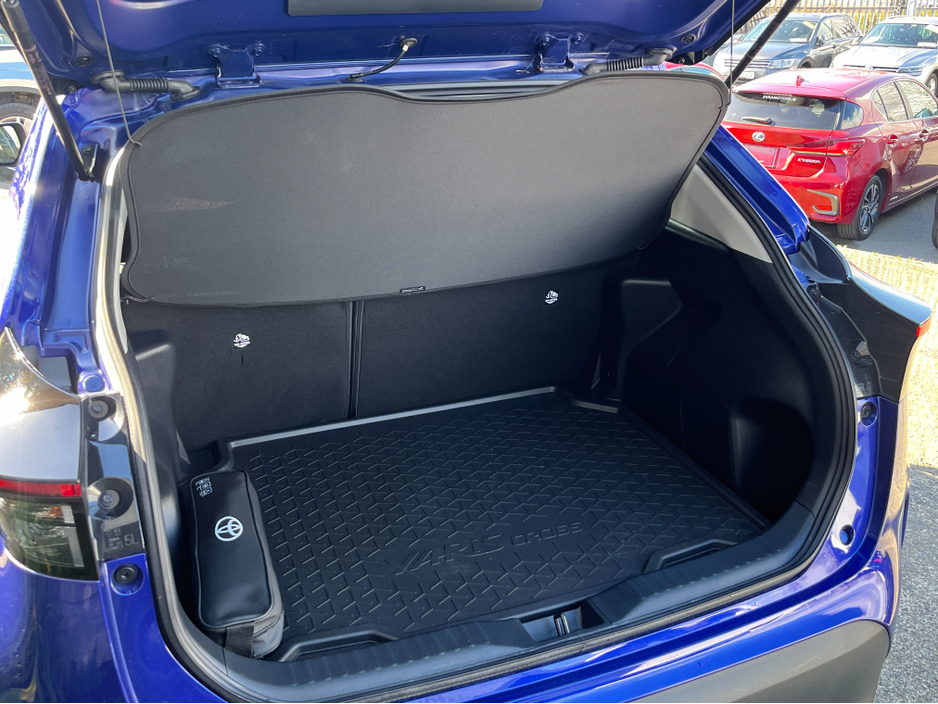 2024 Toyota Yaris - image 8