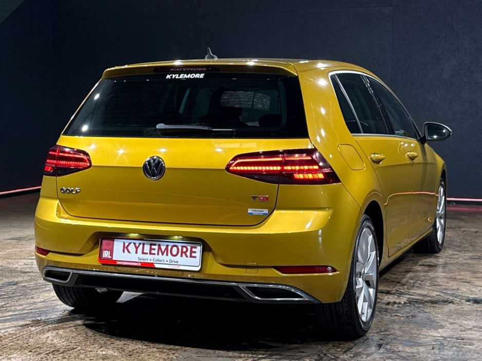 2018 Volkswagen Golf - image 3