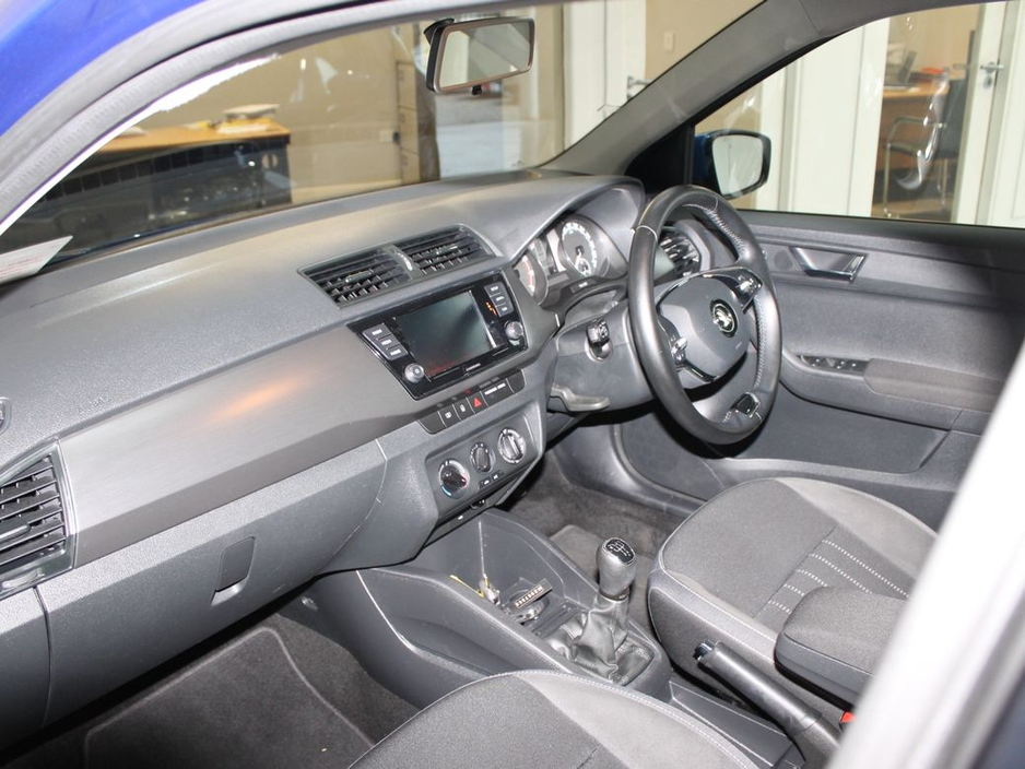 2021 Skoda Fabia - image 9