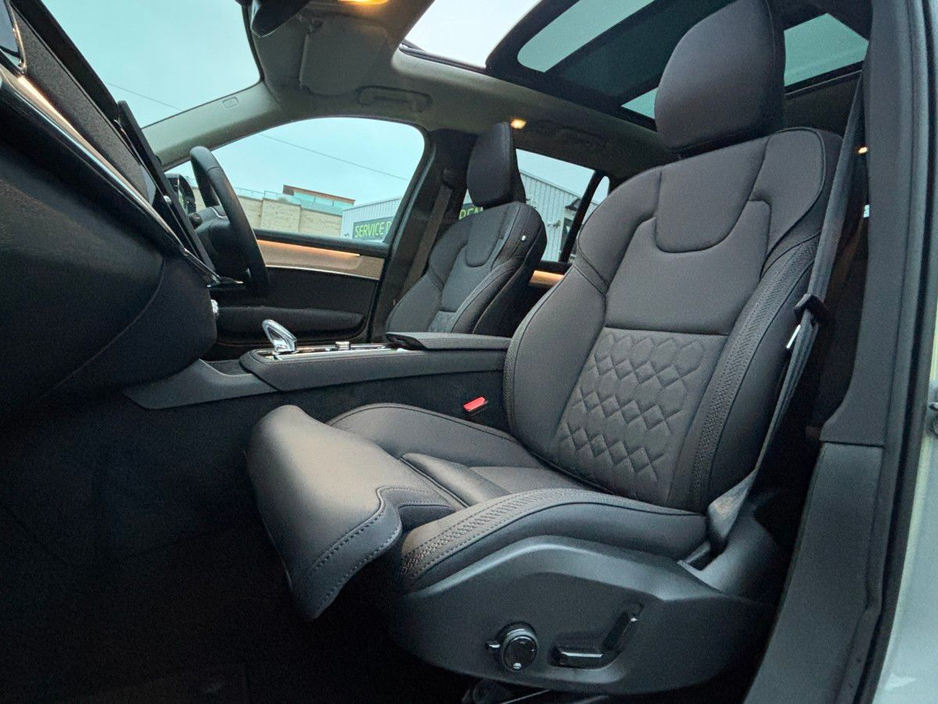 2025 Volvo XC90 T8 PLUS OPEN PAN ROOF €79,995
