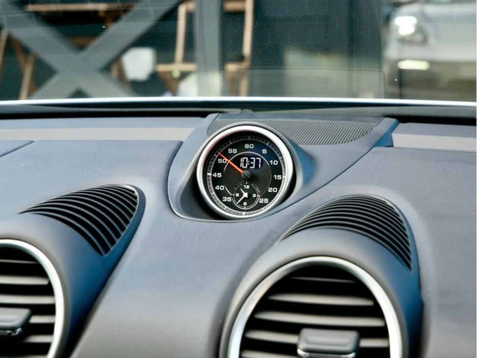 2023 Porsche Cayman - image 29