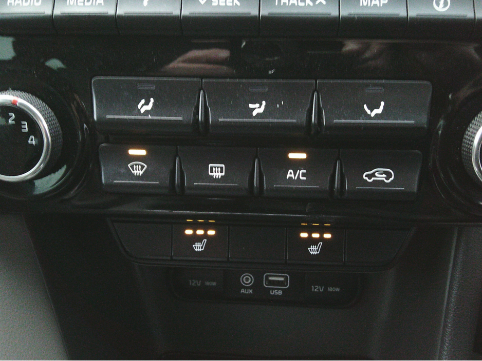 2017 Kia Sportage NCT 2027,€200 TAX, LEATHER  HEATED SEATS, REVERSE CAMERA, CRUISE, TAXED , LOW KMS. €15,999