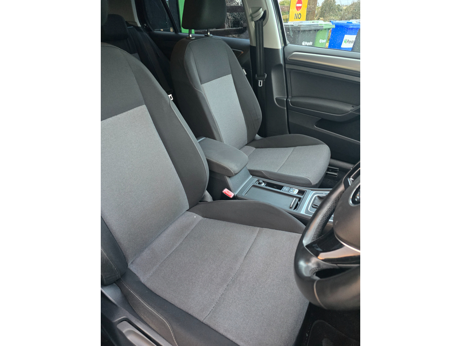 2016 Volkswagen Golf TSI COMFORTLINE €13,800