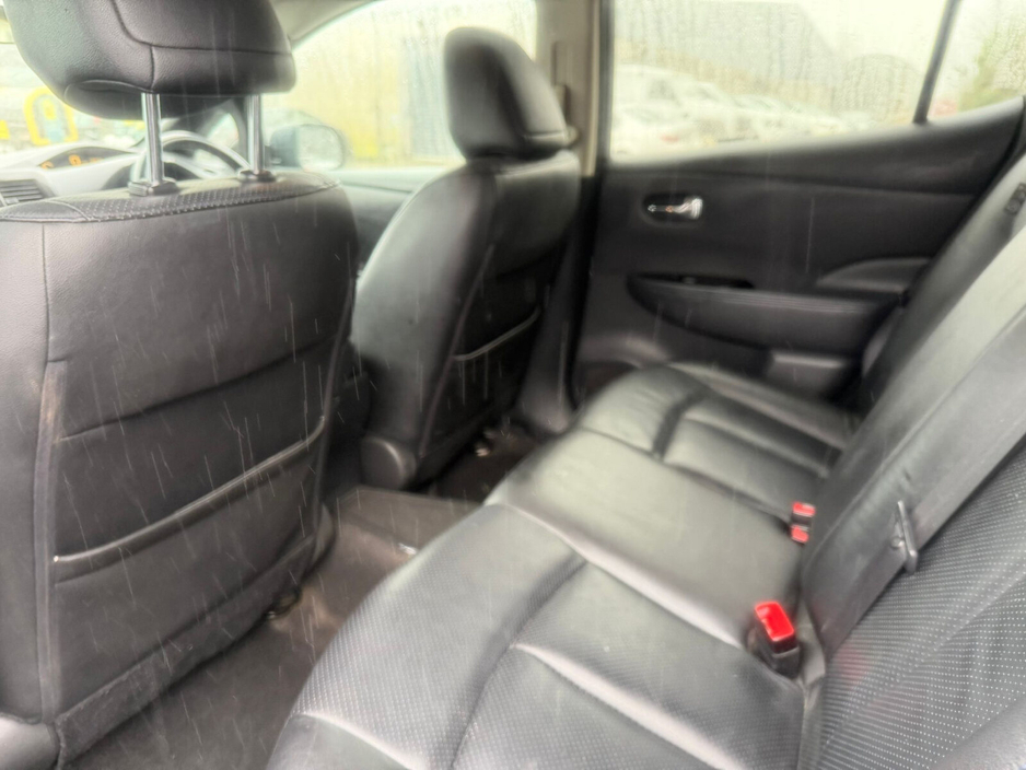 2013 Nissan Leaf - image 19