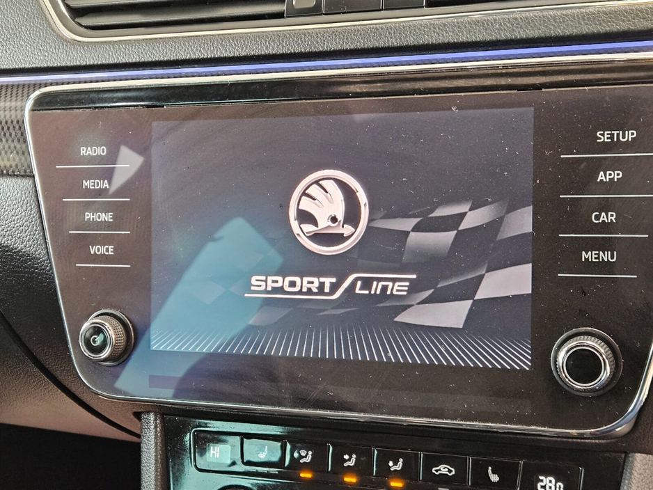 2019 Skoda Superb - image 16