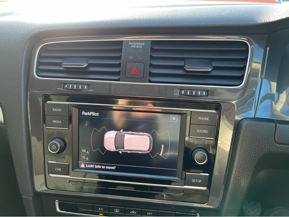 2019 Volkswagen Golf - image 17