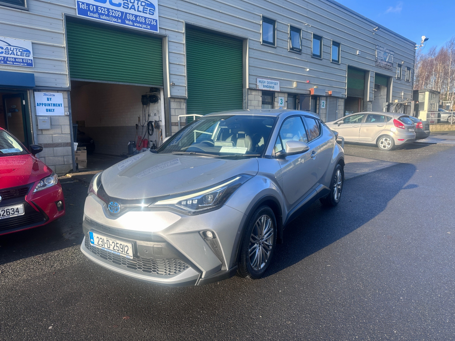 2023 Toyota C-HR - image 2