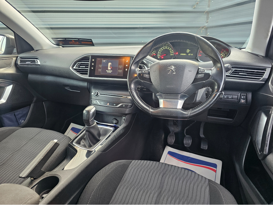 2016 Peugeot 308 - image 7