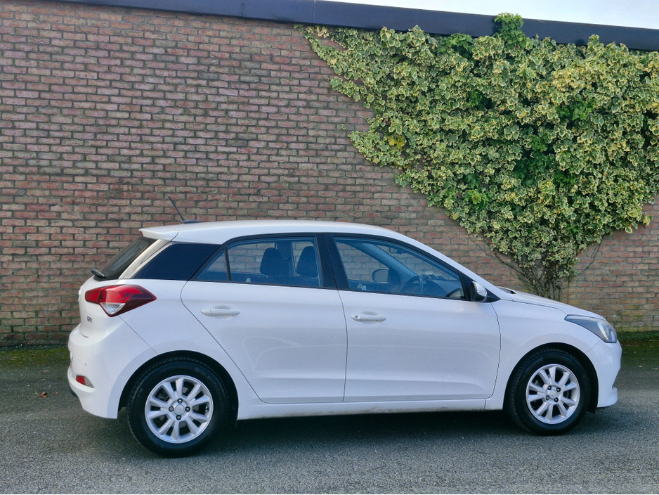 2017 Hyundai i20 - image 23
