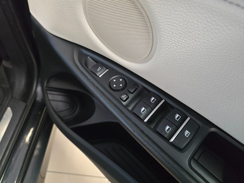 2016 BMW X5 - image 19