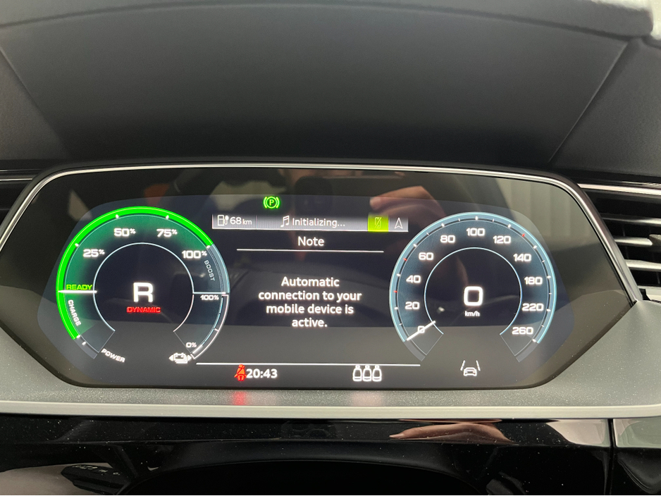 2023 Audi e-tron - image 25