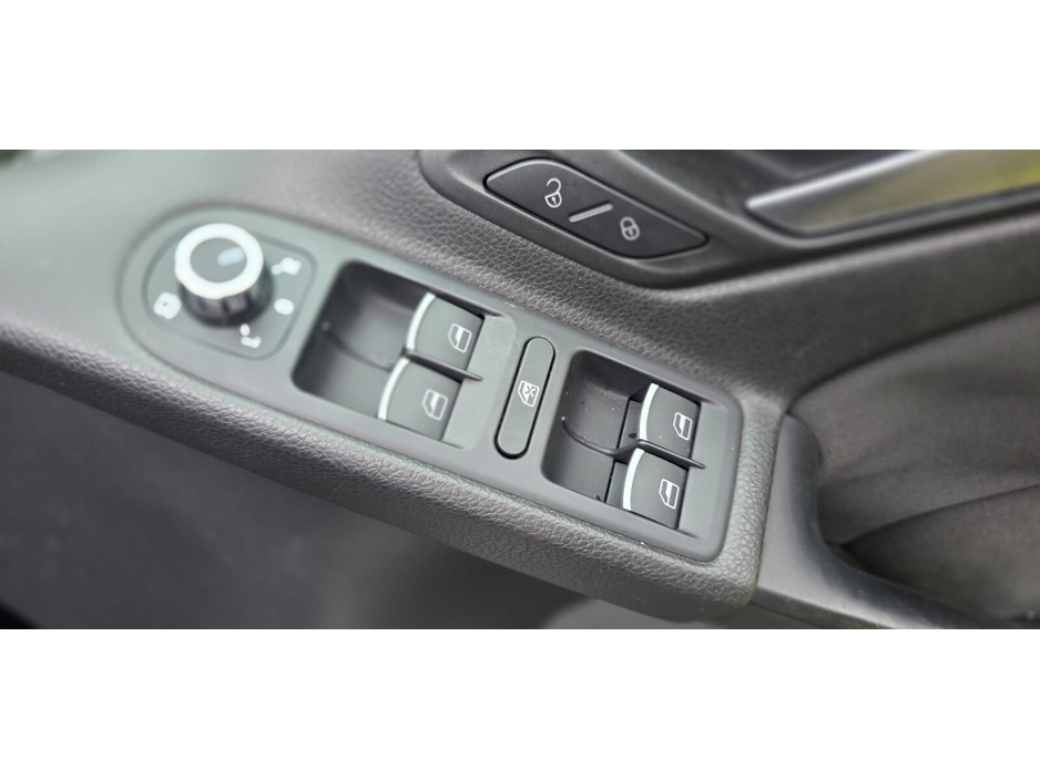 2010 Volkswagen Golf  €11,950