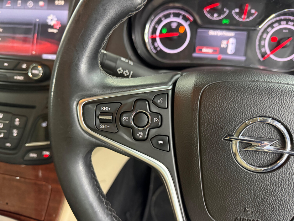 2016 Opel Insignia - image 24