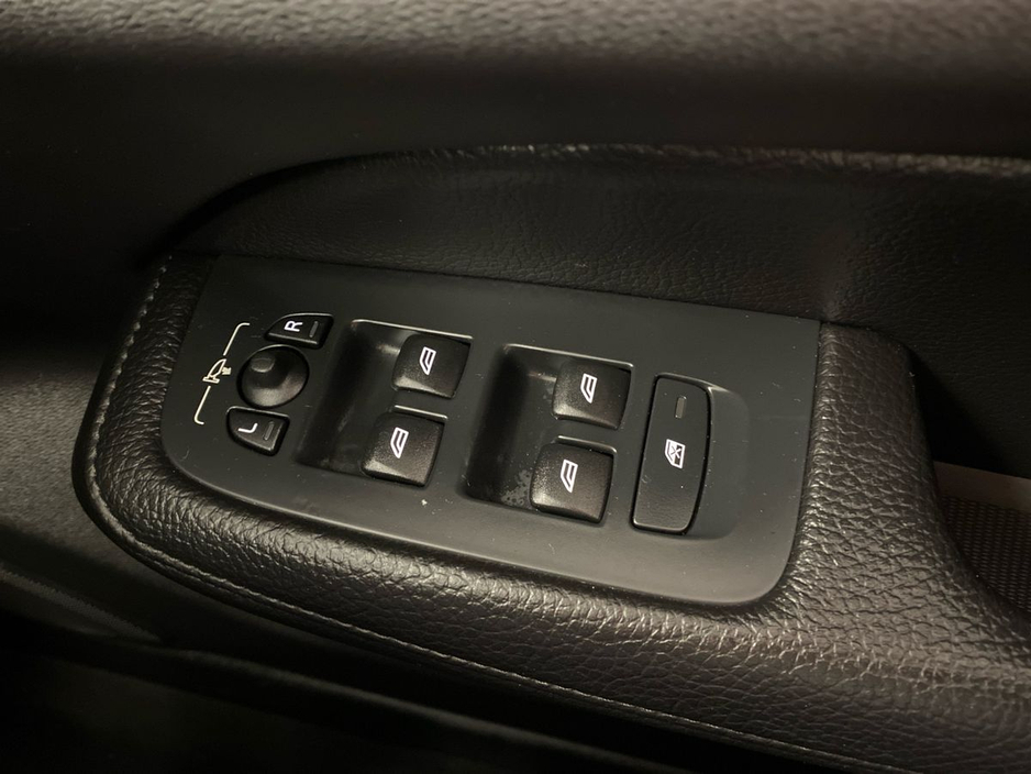 2019 Volvo S60 T5 (250hp) R-Design Auto €25,995