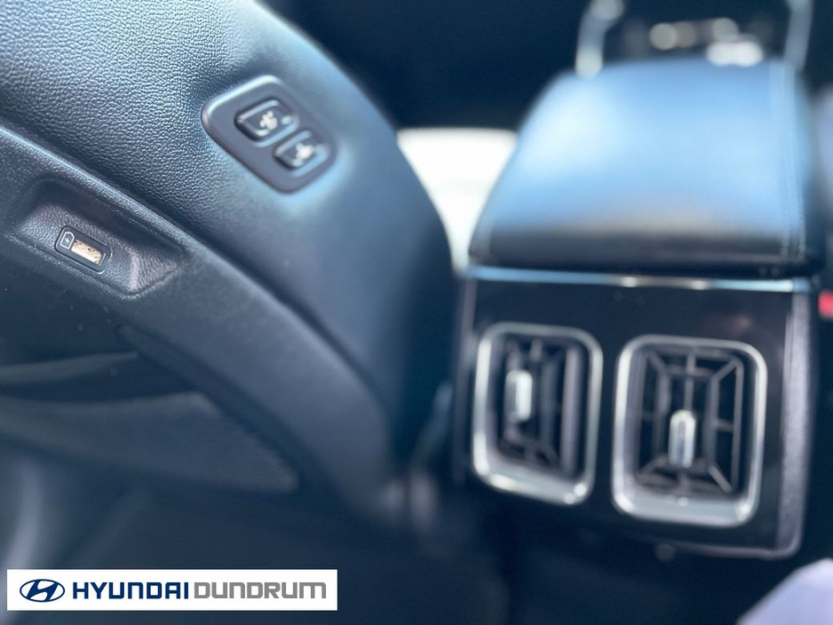 2023 Kia Sorento - image 17