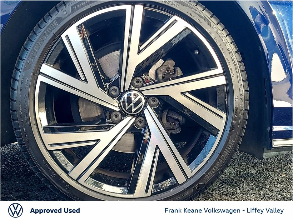 2024 Volkswagen Golf - image 8