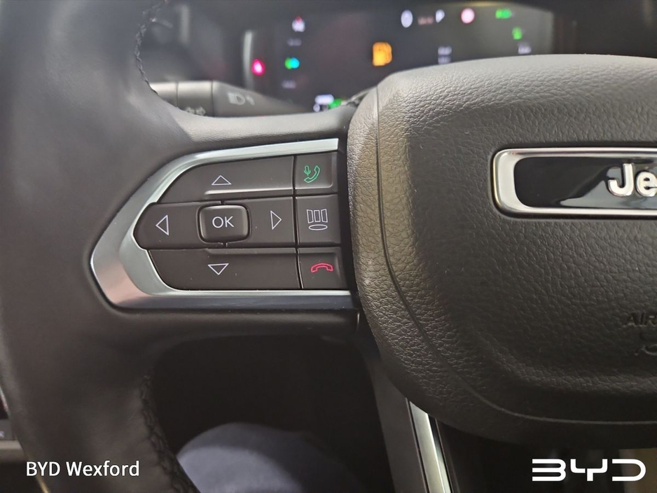 2023 Jeep Compass - image 19