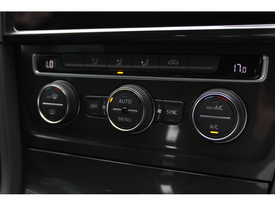 2019 Volkswagen Golf - image 15