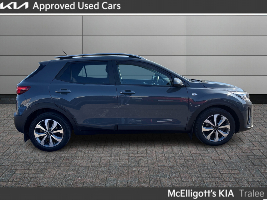 2022 Kia Stonic - image 5