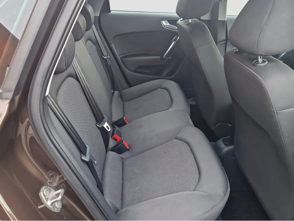 2015 Audi A1 - image 11