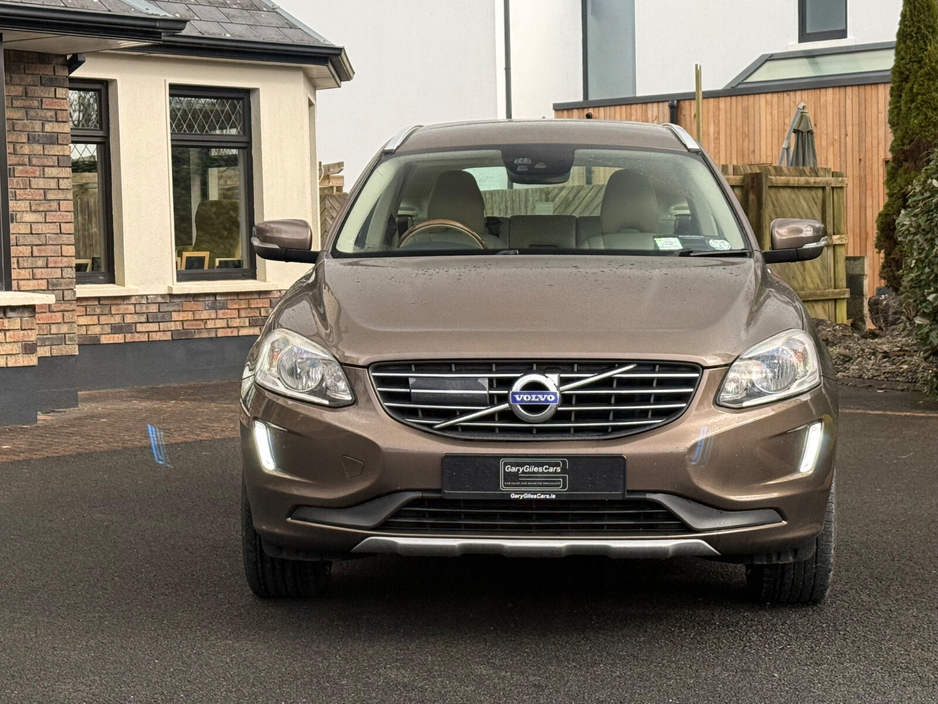 2015 Volvo XC60 - image 2