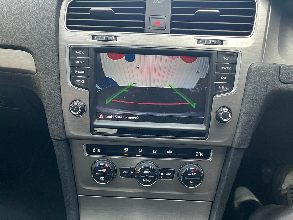 2016 Volkswagen Golf - image 18