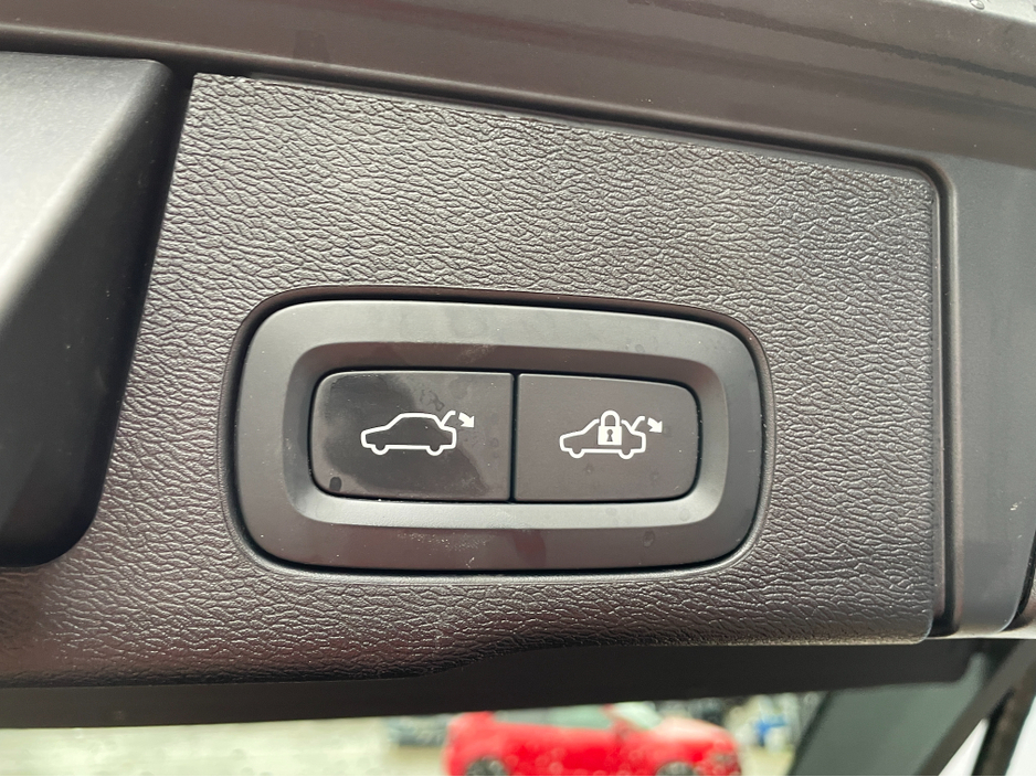 2023 Volvo XC60 - image 18