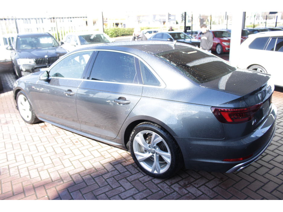 2019 Audi A4 - image 6