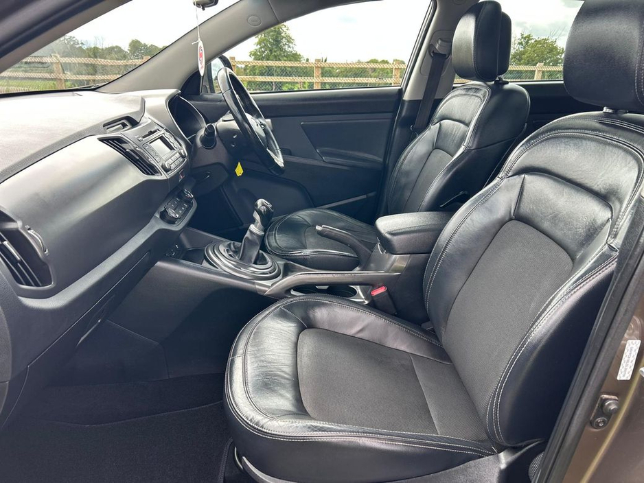 2013 Kia Sportage 1.7D IMMACULATE CONDITION, LIKE NEW FULLY SERVICED. NEW CLUTCH. NEW BRAKES* panoramic roof €8,900