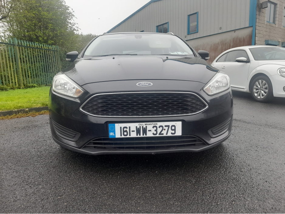 2016 Ford Focus - image 2