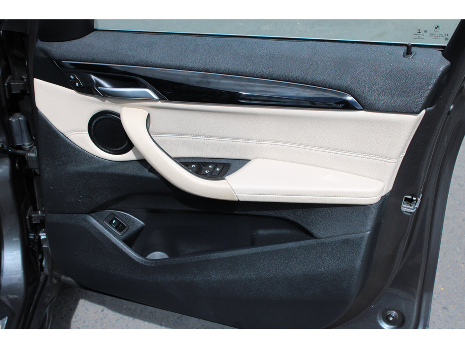 2020 BMW X1 - image 15