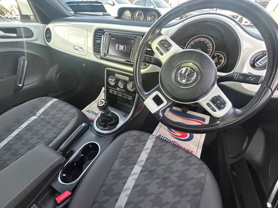 2017 Volkswagen Beetle - image 18