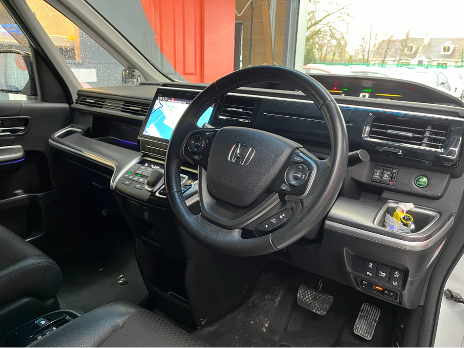 2019 Honda Stepwagon €25950 2019 HONDA STEPWAGON HYBRID G EX SENSING BLACK STYLE 2.0 AUTOMATIC / CRUISE CONTROL / REVERSE CAMERA / AUTOMATIC DOORS / 7 SEATS €25,950