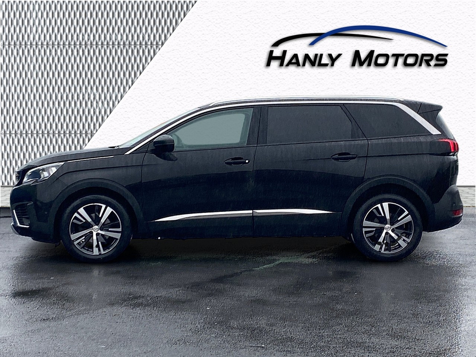 2018 Peugeot 5008 - image 5