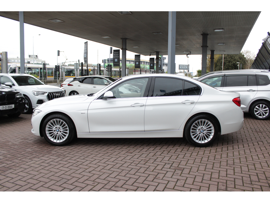 2019 BMW 3 Series - image 7