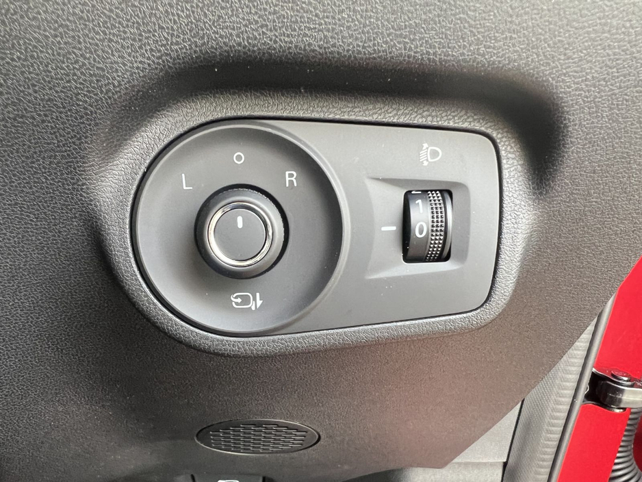 2026 MG ZS TROPHY HYBRID. €27,134