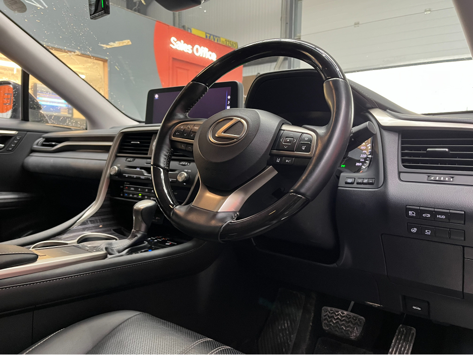 2020 Lexus RX 450hL - image 11