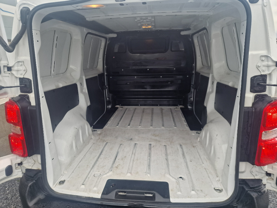 2022 Peugeot Expert Active Standard 1.5 HDI 100 4D €15,450