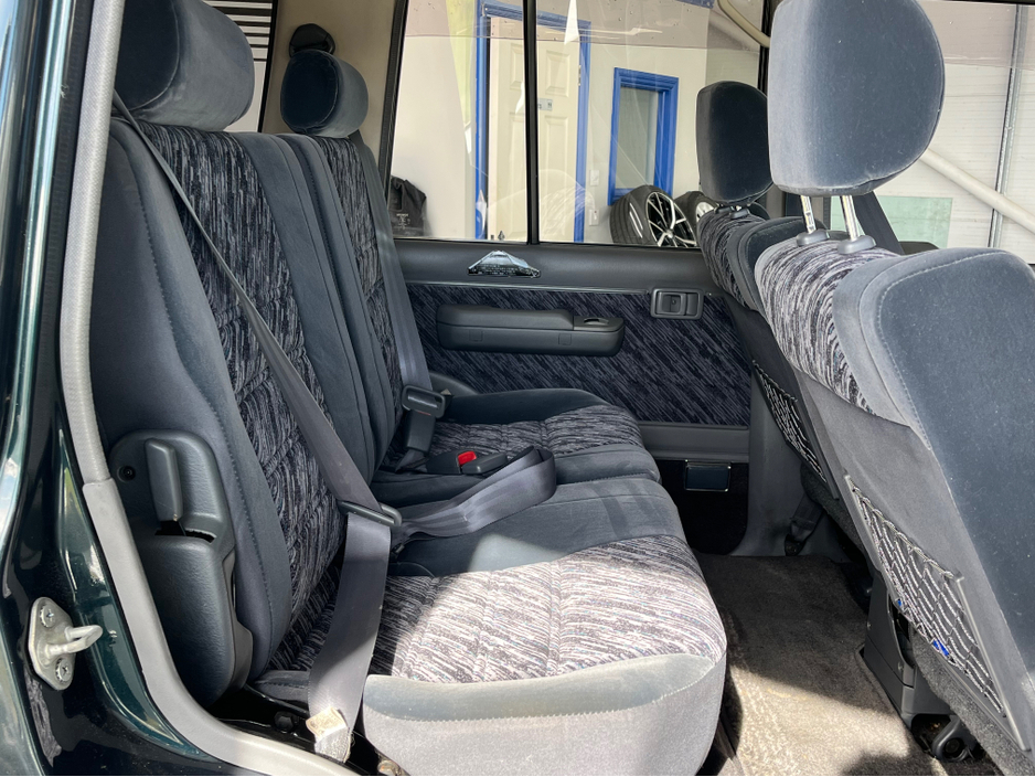 1995 Toyota Landcruiser - image 10