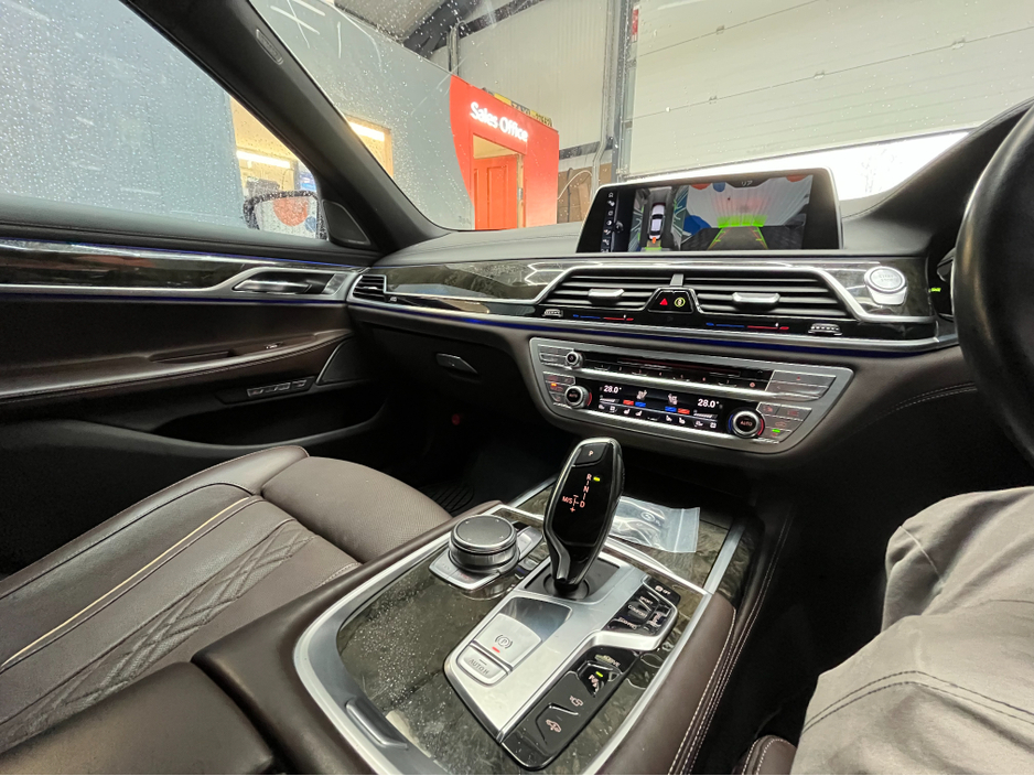 2017 BMW 7 Series €26950 2017 BMW 740E IPERFORMANCE M-SPORT 2.0 AUTOMATIC / CRUISE CONTROL / 360° CAMERA / ELECTRIC MEMORY HEATED & MASSAGING SEATS / PADDLE SHIFTERS / PANORAMIC SUNROOF / AMBIENT LIGHTS €26,950