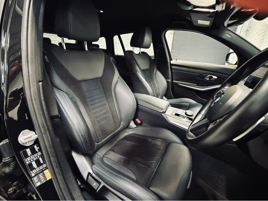 2023 BMW 3 Series - image 10