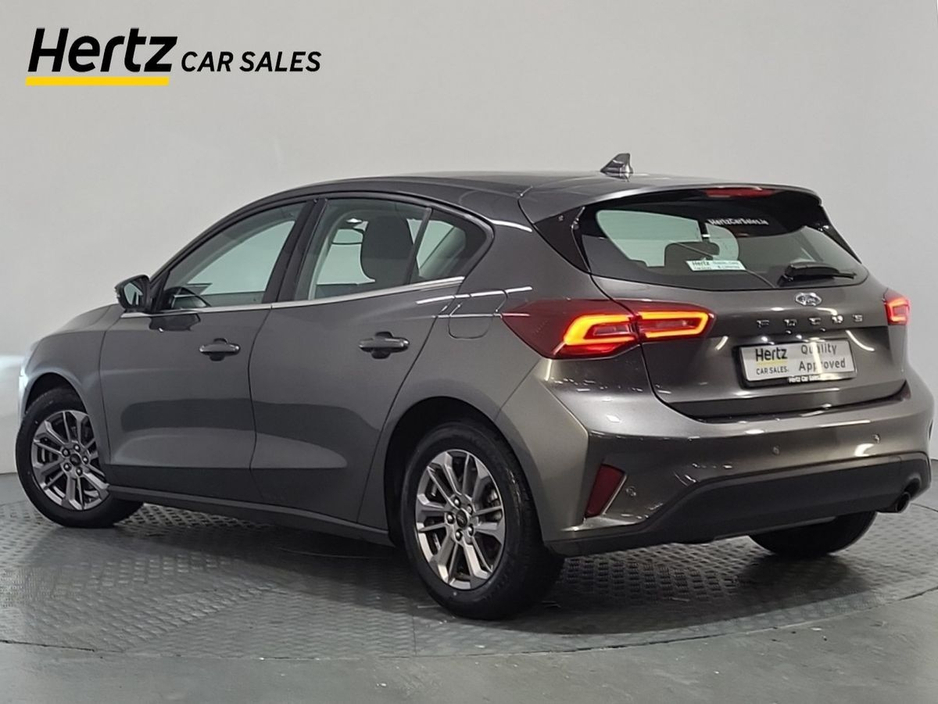 2023 Ford Focus - image 3