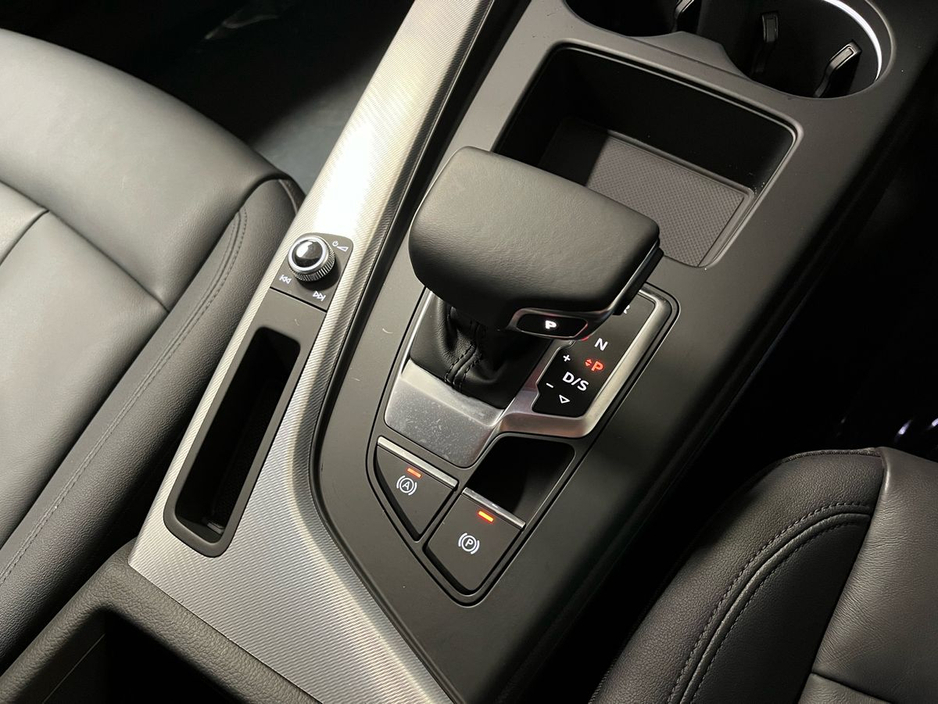 2023 Audi A4 SE 35TDI 163HP - Reversing Camera - Climate Control - Heated Seats - Cruise Control - Auto/Lights/Wipers - Apple CarPlay/Android Auto €37,950